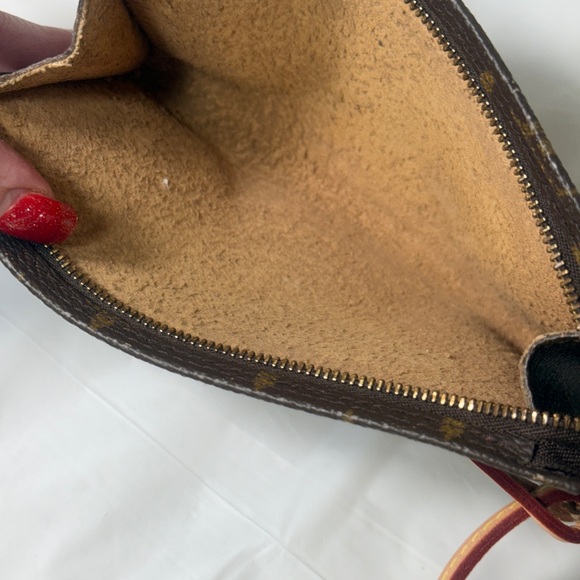 Louis Vuitton LV Bucket  Pouch brown Monogram crossbody - Picture 11 of 17